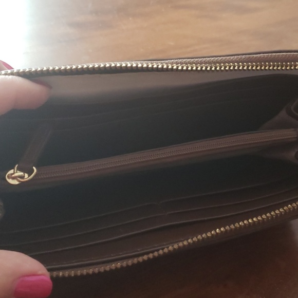 Michael Kors wallet - Picture 2 of 2